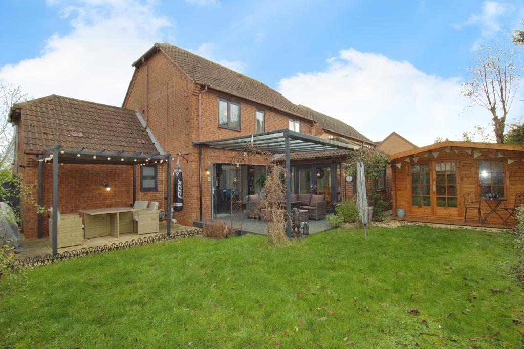 4 Bedroom Detached House For Sale in Aquila Way, Langtoft, Peterborough